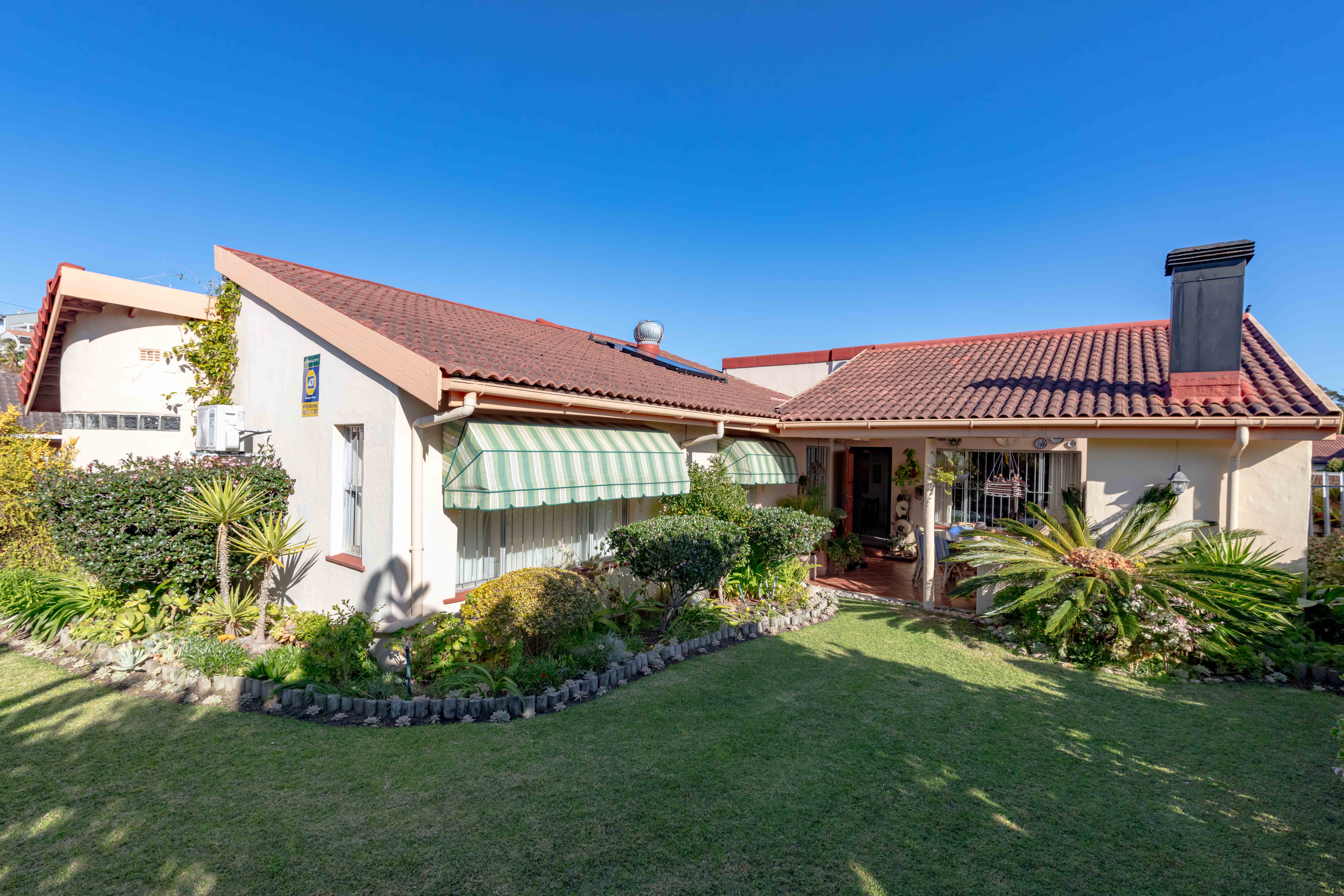 8 Camdeboo Street, Plettenberg Bay