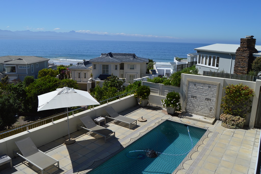 Whale Rock Beach Villa, Plettenberg Bay